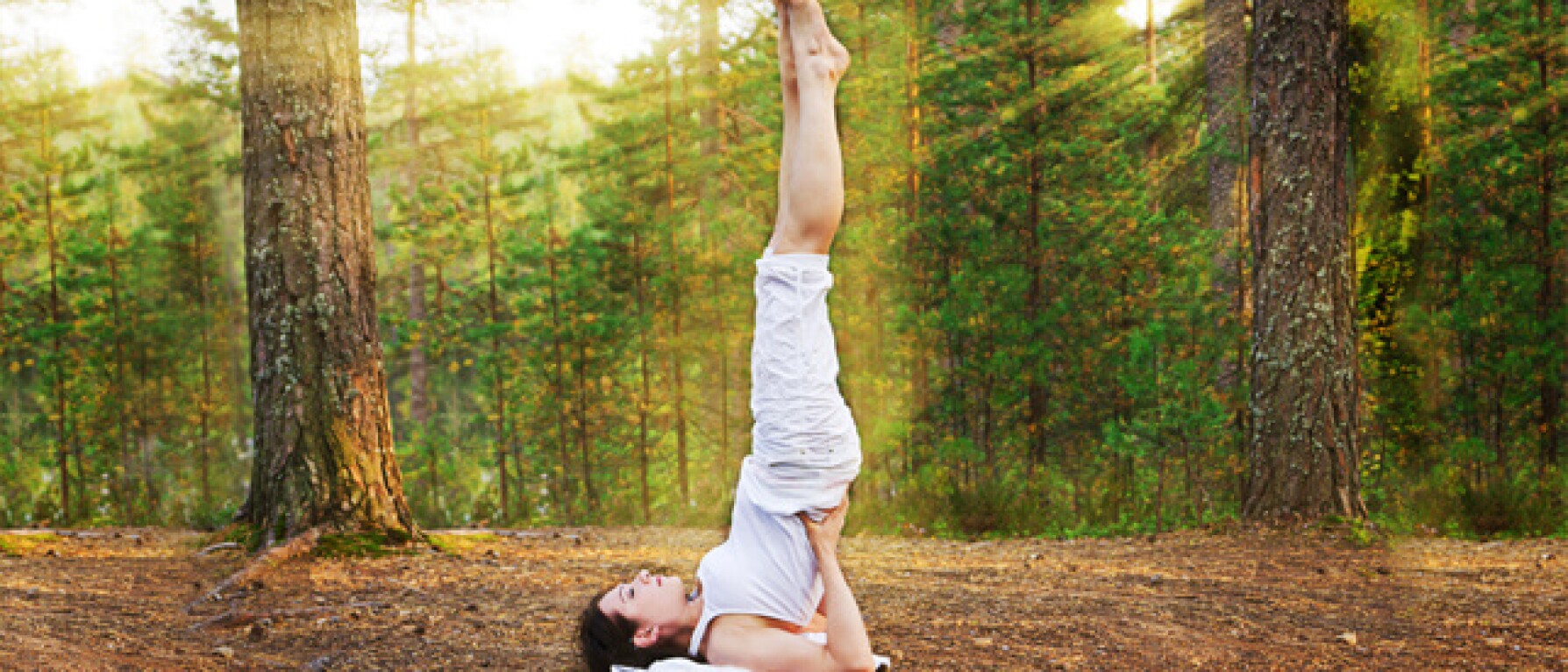 30 Min Chakra Yoga Flow: Cleanse Your Solar Plexus Chakra - Allie Van Fossen
